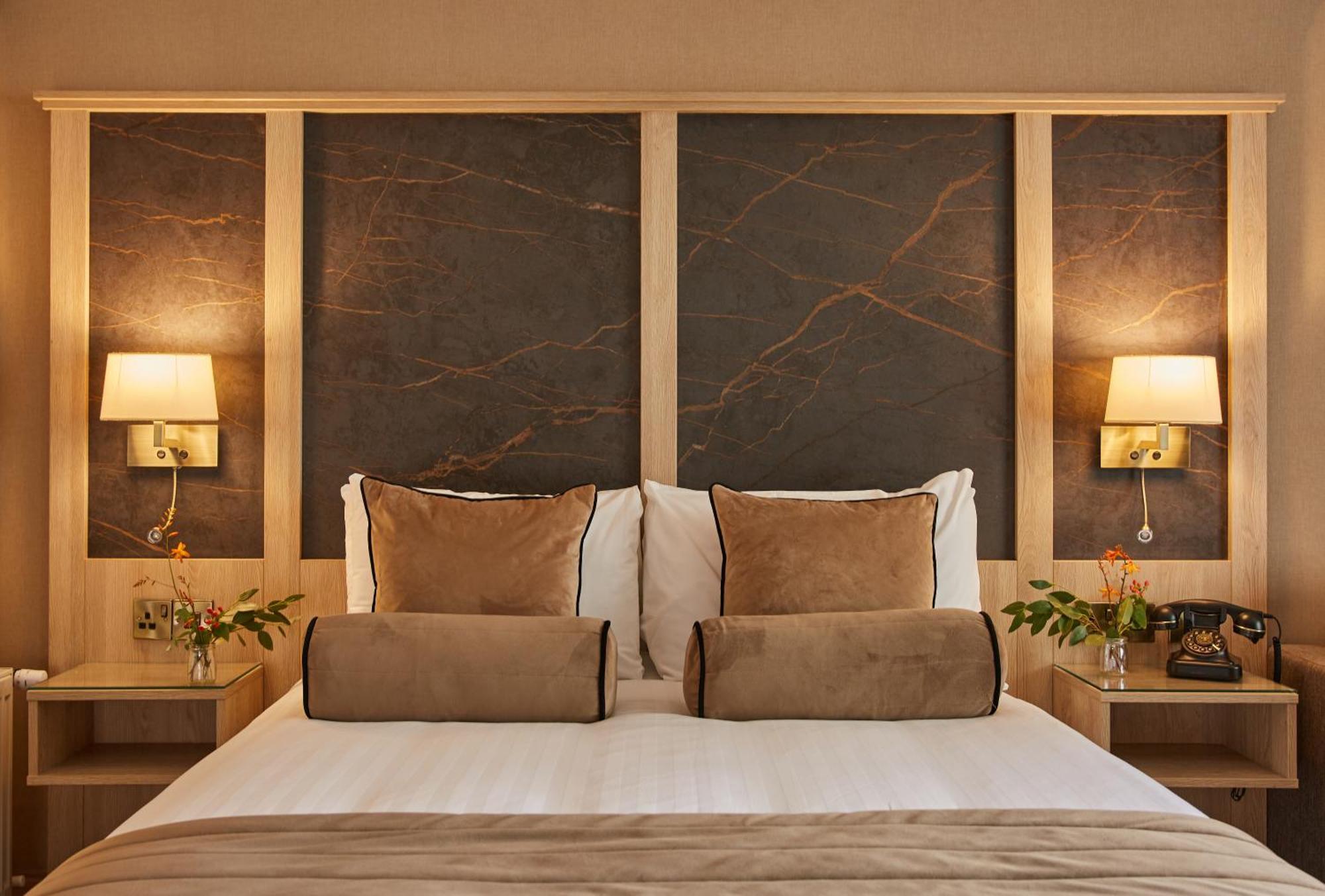 Hotel County Arms Birr Esterno foto