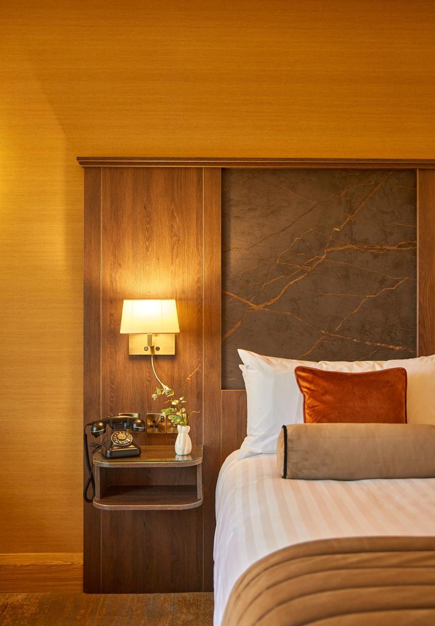 Hotel County Arms Birr Esterno foto