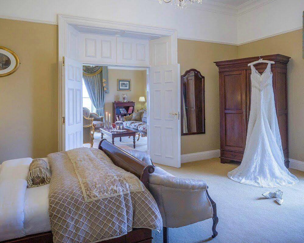 Hotel County Arms Birr Esterno foto